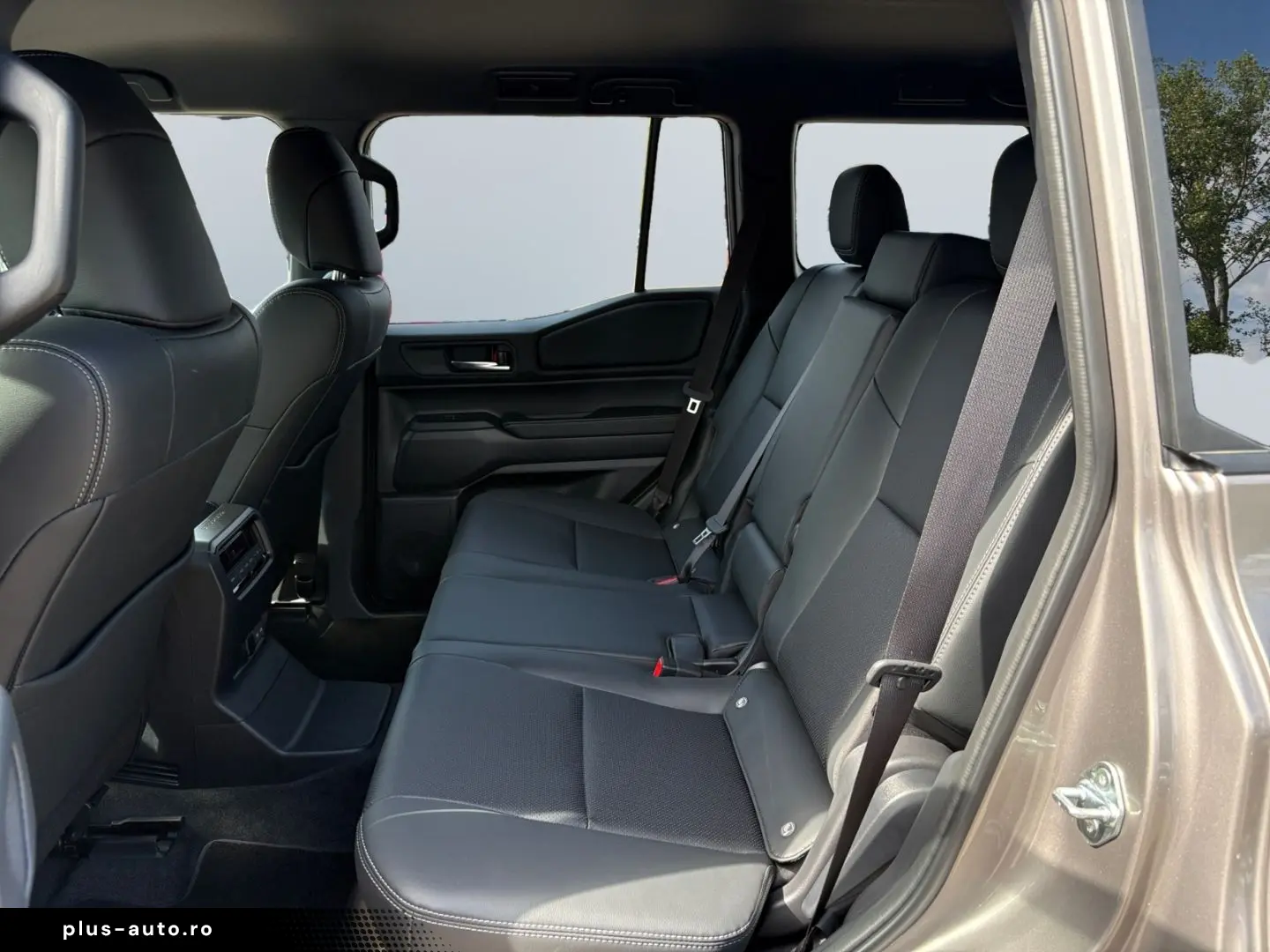 TOYOTA Land Cruiser 2.8 D-4D Executive  LED 360  AHK AC