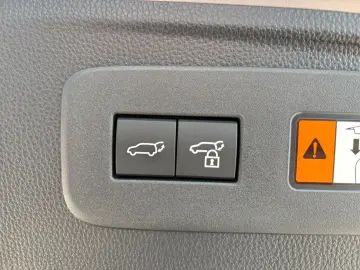 TOYOTA Land Cruiser 2.8 D-4D Executive  LED 360  AHK AC