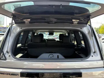 TOYOTA Land Cruiser 2.8 D-4D Executive  LED 360  AHK AC