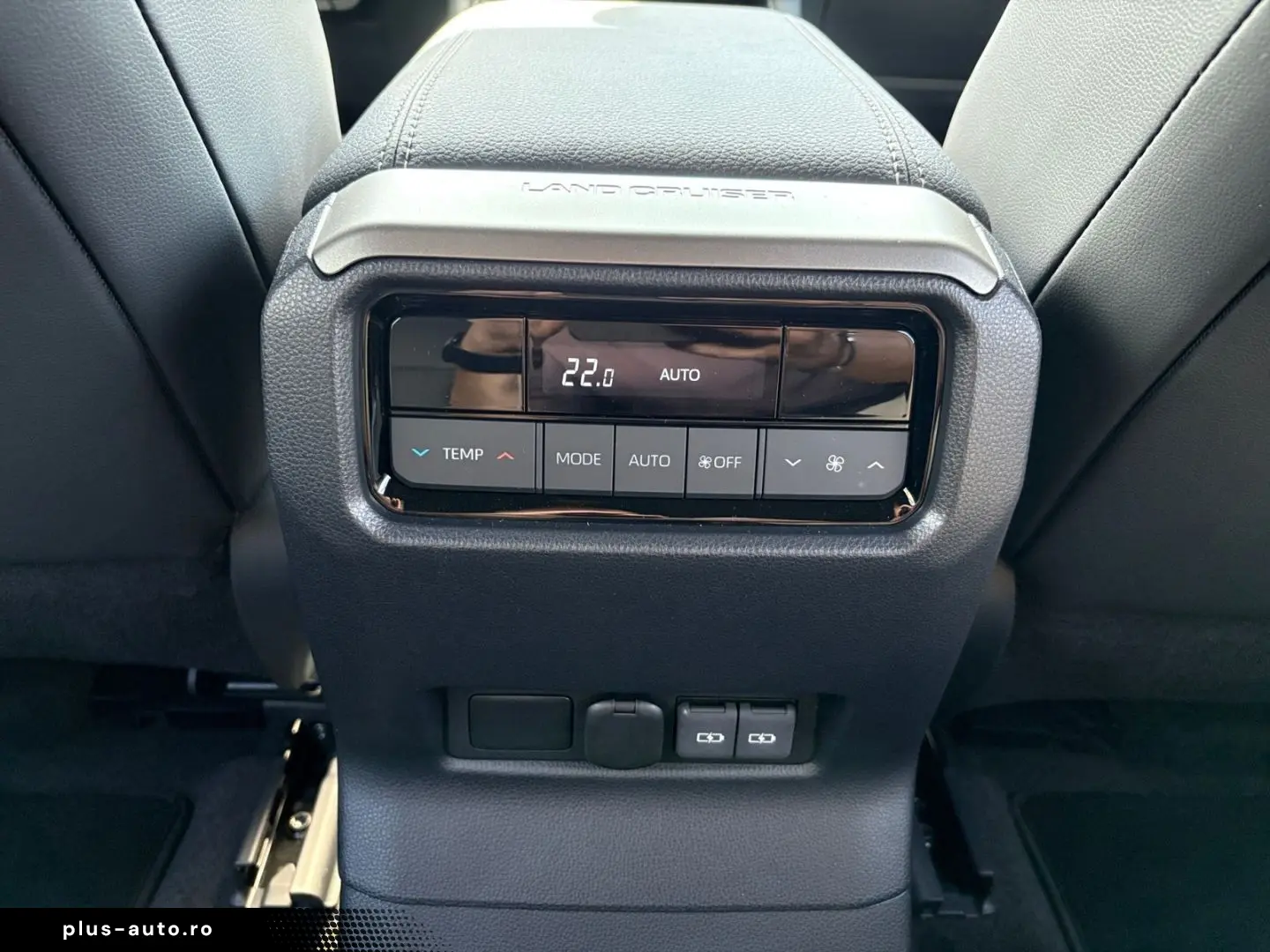 TOYOTA Land Cruiser 2.8 D-4D Executive  LED 360  AHK AC