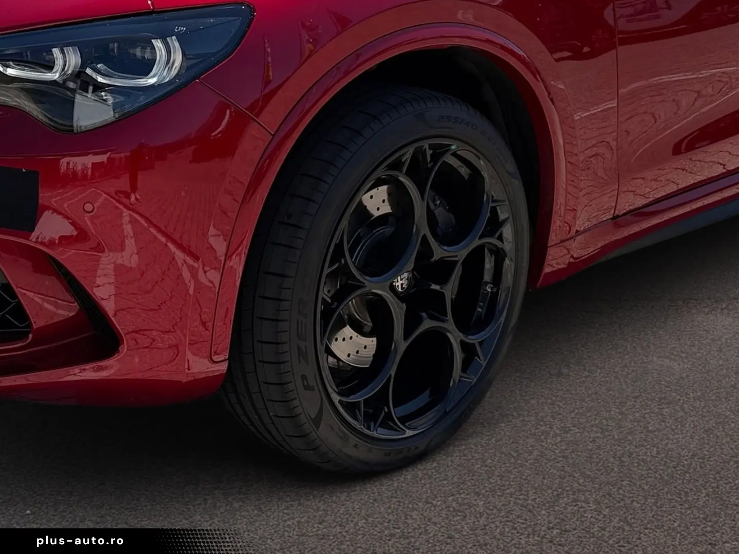 ALFA ROMEO Stelvio Quadrifoglio Q4   ROSSO ETNA   Harmann