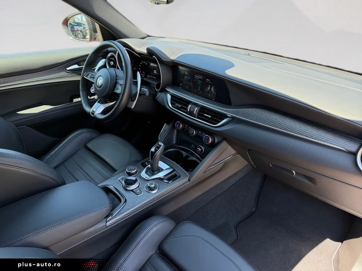 ALFA ROMEO Stelvio Quadrifoglio Q4   ROSSO ETNA   Harmann