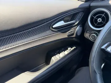 ALFA ROMEO Stelvio Quadrifoglio Q4   ROSSO ETNA   Harmann