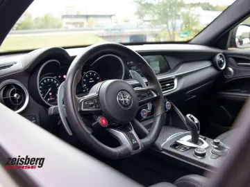 ALFA ROMEO Stelvio QV 2.9l Q4-AT8 vom AR Vertragshändler