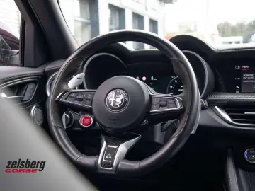ALFA ROMEO Stelvio QV 2.9l Q4-AT8 vom AR Vertragshändler