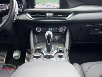ALFA ROMEO Stelvio QV 2.9l Q4-AT8 vom AR Vertragshändler