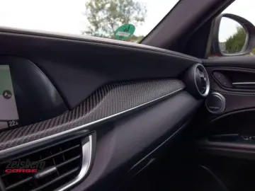 ALFA ROMEO Stelvio QV 2.9l Q4-AT8 vom AR Vertragshändler