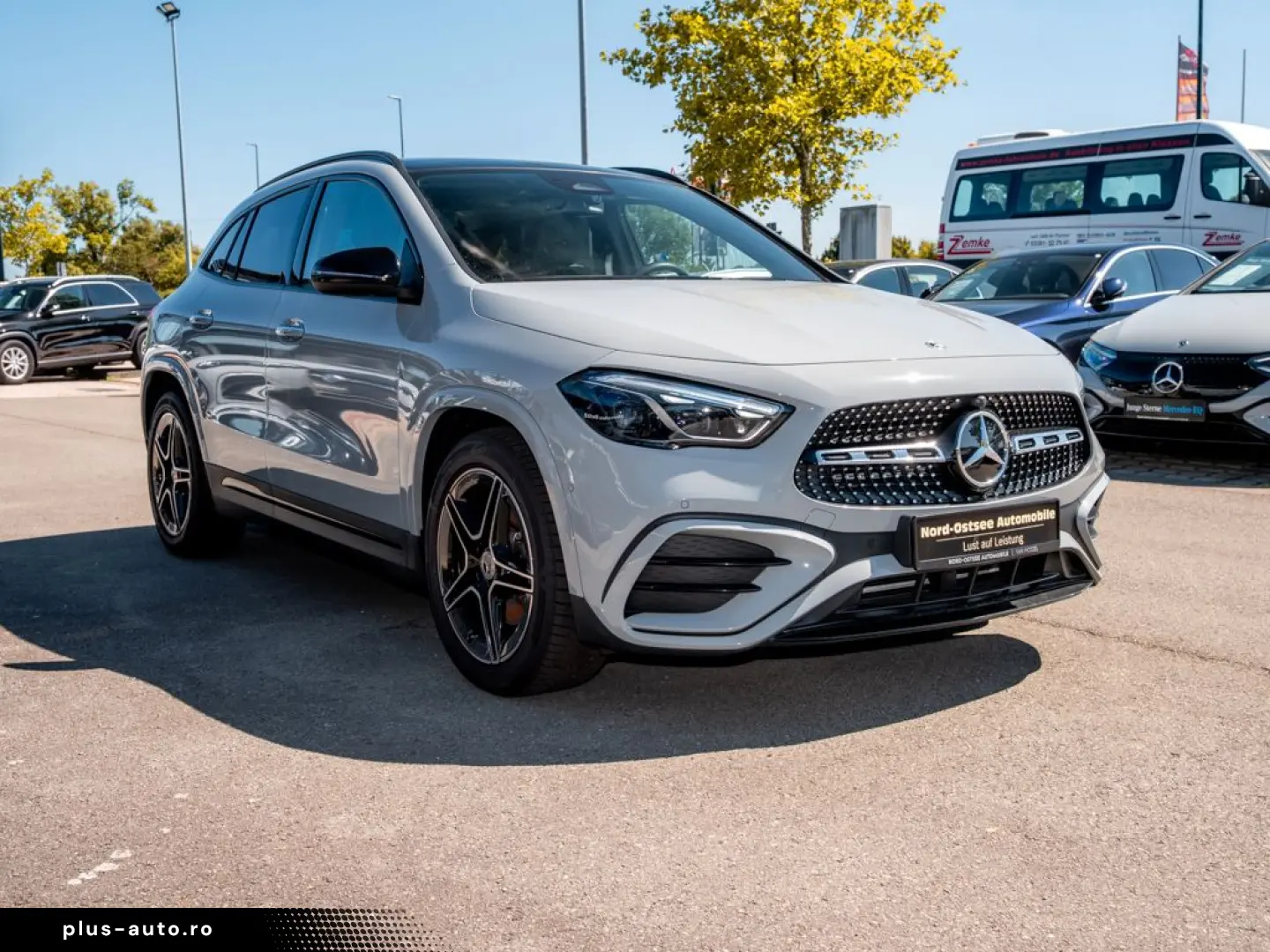 MERCEDES-BENZ GLA 200 d AMG KAM PANO TEMPO KEYLESS SHZ AHK
