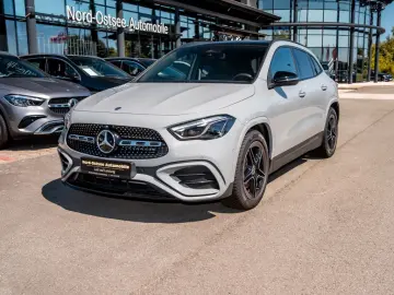 MERCEDES-BENZ GLA 200 d AMG KAM PANO TEMPO KEYLESS SHZ AHK