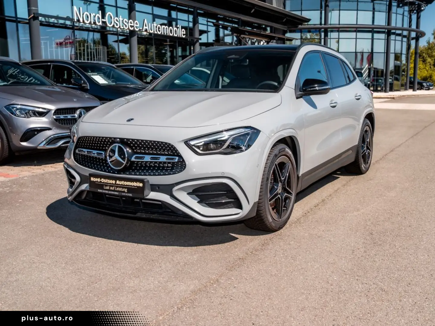 MERCEDES-BENZ GLA 200 d AMG KAM PANO TEMPO KEYLESS SHZ AHK