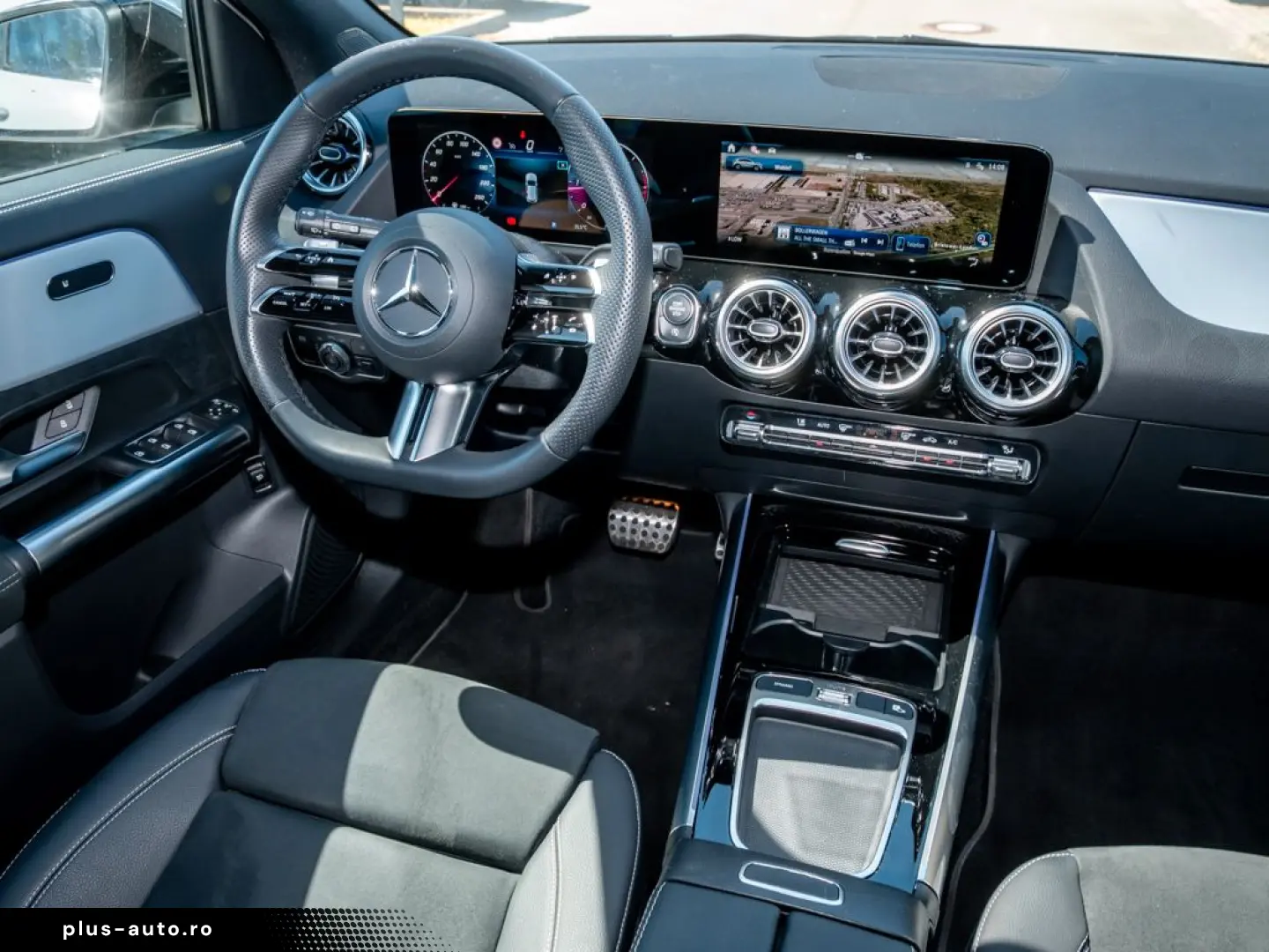 MERCEDES-BENZ GLA 200 d AMG KAM PANO TEMPO KEYLESS SHZ AHK