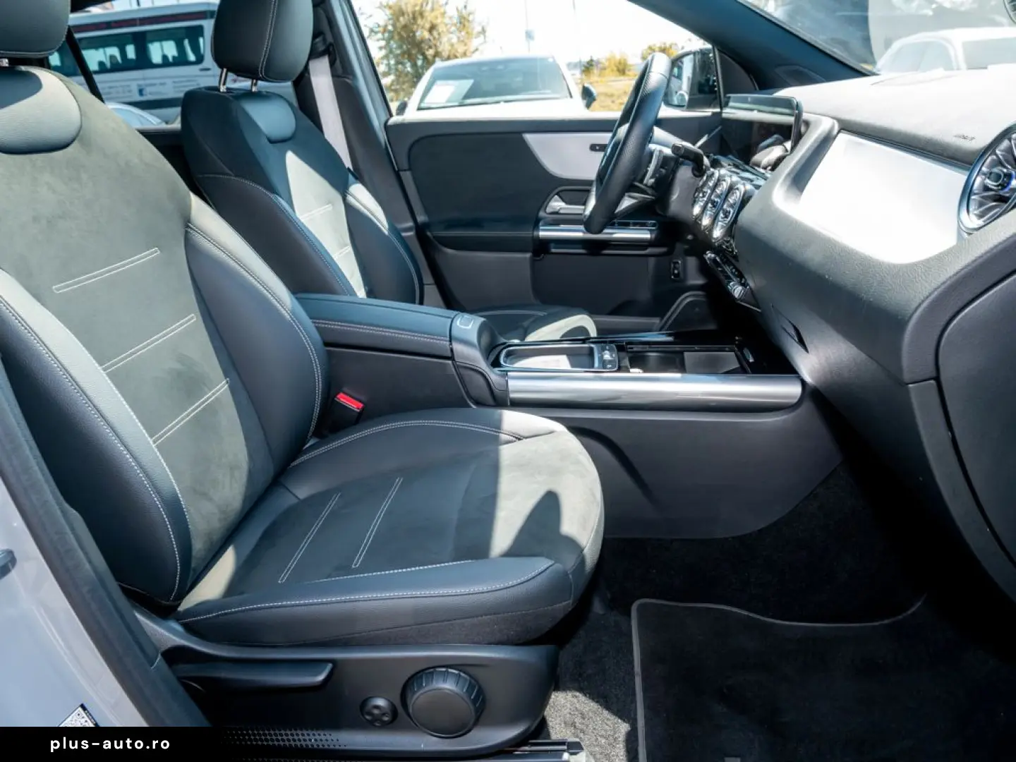 MERCEDES-BENZ GLA 200 d AMG KAM PANO TEMPO KEYLESS SHZ AHK