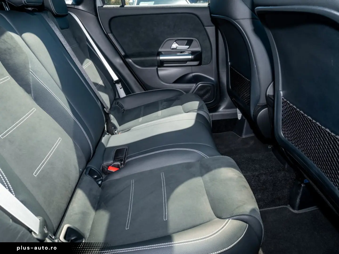 MERCEDES-BENZ GLA 200 d AMG KAM PANO TEMPO KEYLESS SHZ AHK
