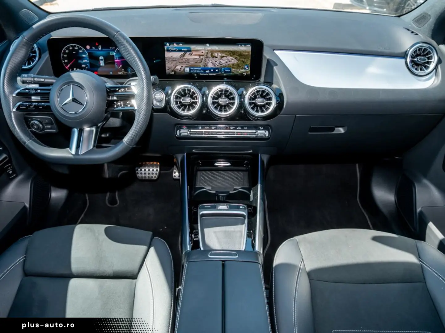 MERCEDES-BENZ GLA 200 d AMG KAM PANO TEMPO KEYLESS SHZ AHK