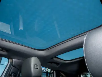 MERCEDES-BENZ GLA 200 d AMG KAM PANO TEMPO KEYLESS SHZ AHK