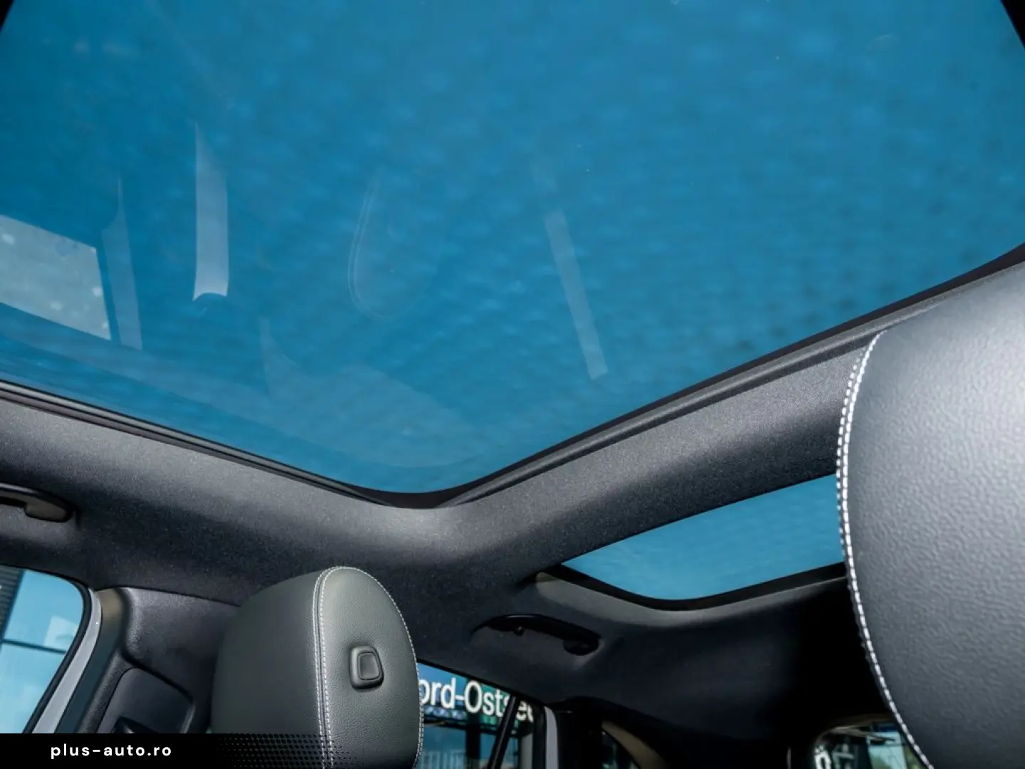 MERCEDES-BENZ GLA 200 d AMG KAM PANO TEMPO KEYLESS SHZ AHK