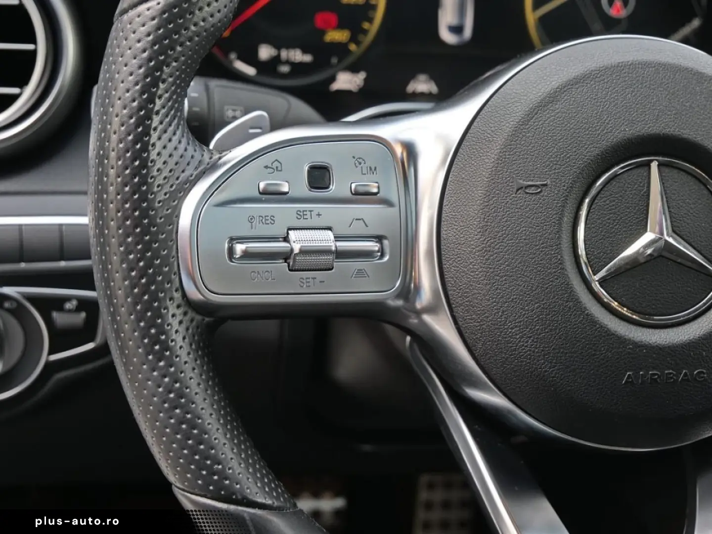 MERCEDES-BENZ C 300 4M Coupé AMG Night Distronic Pan&hellip;