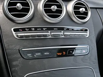 MERCEDES-BENZ C 300 4M Coupé AMG Night Distronic Pan…