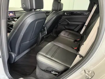 PORSCHE Cayenne Approved 12.27 Sitzbelüftung Pano 21-Alu