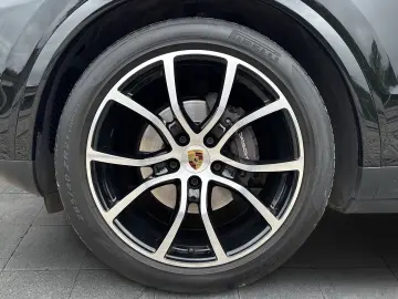 PORSCHE Cayenne Platinum Edition BOSE LED Pano 21