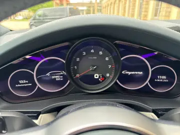 PORSCHE Cayenne Platinum Edition BOSE LED Pano 21