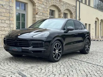 PORSCHE Cayenne Platinum Edition BOSE LED Pano 21