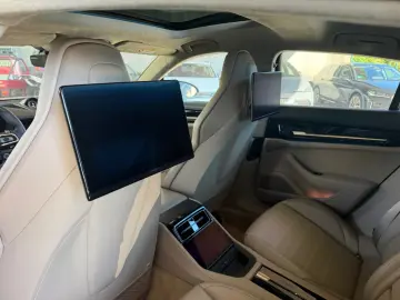 PORSCHE Panamera Turbo E-Hybrid SportDesign Active Ride