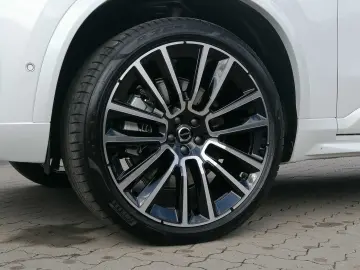 VOLVO XC90 T8 Twin Engine AWD Ultra Dark
