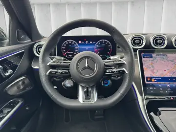 MERCEDES-AMG C 43 AMG_Premium_Panoramic_Burmester_HUD