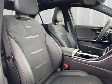 MERCEDES-AMG C 43 AMG_Premium_Panoramic_Burmester_HUD