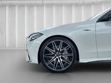 MERCEDES-AMG C 43 AMG_Premium_Panoramic_Burmester_HUD