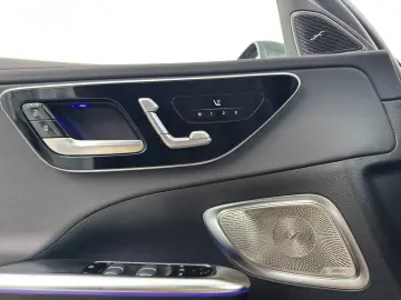 MERCEDES-AMG C 43 AMG_Premium_Panoramic_Burmester_HUD