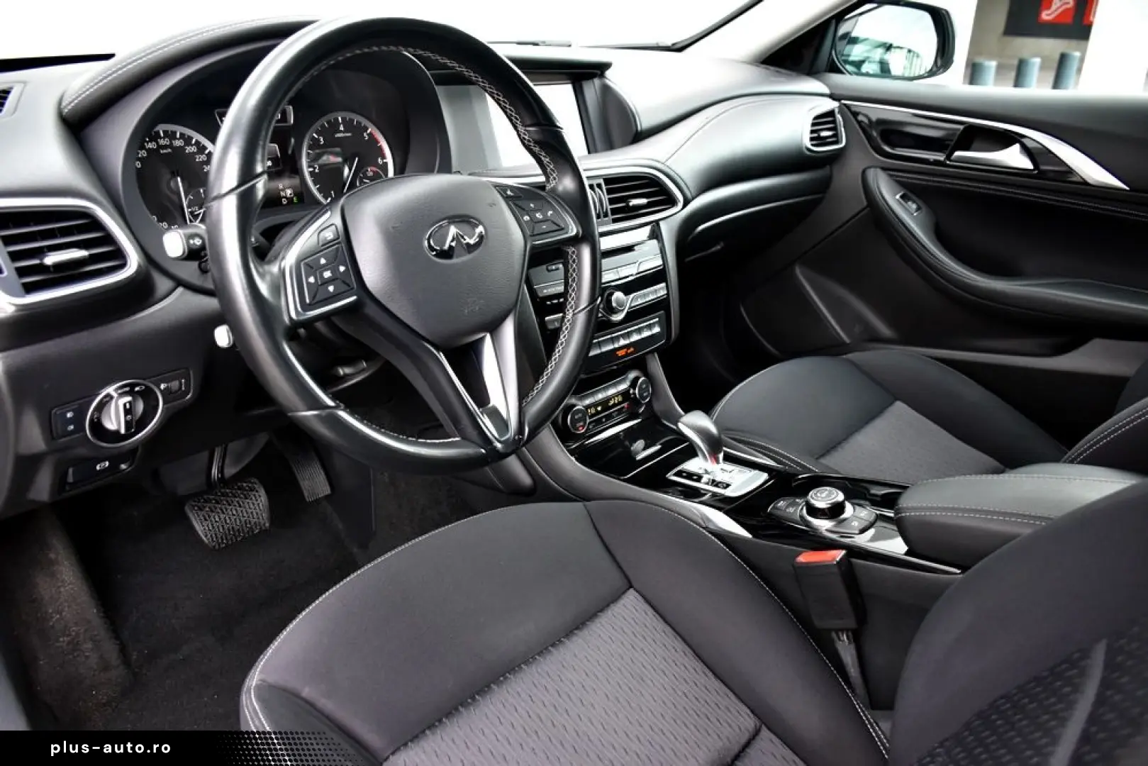 Infiniti Qx30