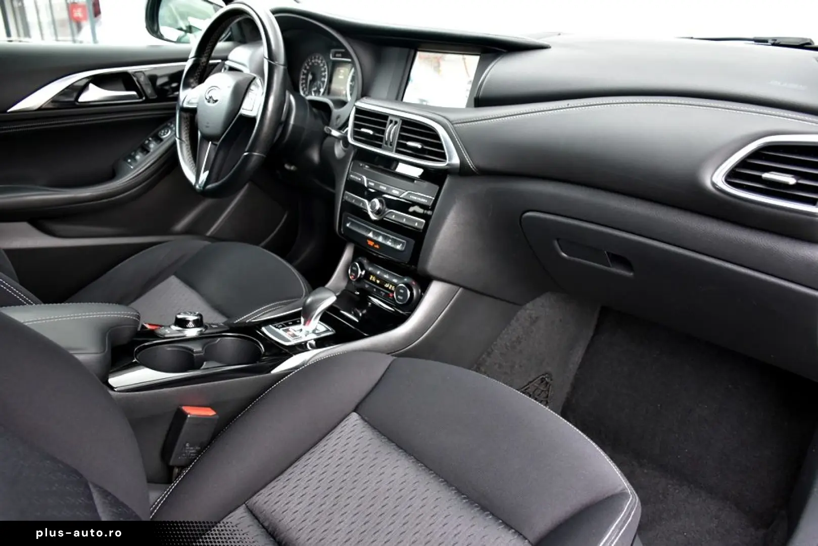 Infiniti Qx30
