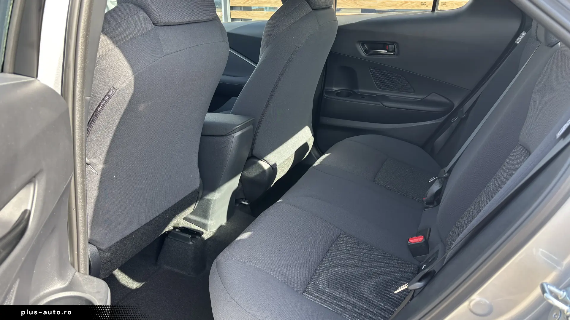 Toyota C-HR ACTIVE 1.8 HEV