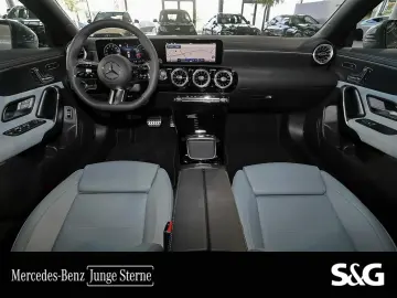 MERCEDES-BENZ CLA 200 Coupé AMG 19  MEMORY LEDER SAGEGREY