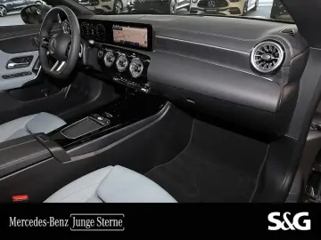 MERCEDES-BENZ CLA 200 Coupé AMG 19  MEMORY LEDER SAGEGREY