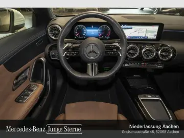 MERCEDES-BENZ CLA 180 Coupe AMG Premium TotW AdvSound Winter