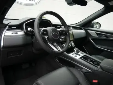Jaguar F-Pace P250 R-Dynamic