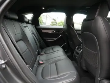 Jaguar F-Pace P250 R-Dynamic