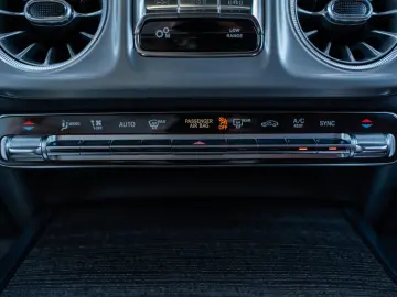 MERCEDES-BENZ G 450 AMG Line   Night   Burm 3D   Massage