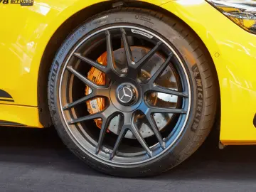 MERCEDES-BENZ AMG GT 63 S 4M  yellowstone Carbon Keramik AHK