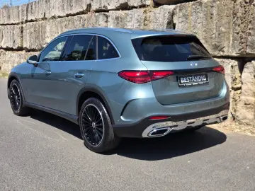 MERCEDES-BENZ GLC 300 d 4M AMG 20 PANO SOUND HEADUP …