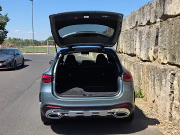 MERCEDES-BENZ GLC 300 d 4M AMG 20 PANO SOUND HEADUP …