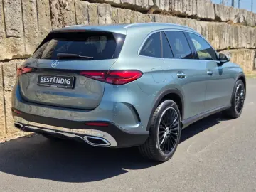 MERCEDES-BENZ GLC 300 d 4M AMG 20 PANO SOUND HEADUP …
