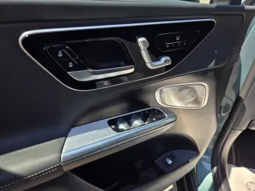 MERCEDES-BENZ GLC 300 d 4M AMG 20 PANO SOUND HEADUP …