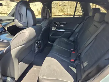 MERCEDES-BENZ GLC 300 d 4M AMG 20 PANO SOUND HEADUP …