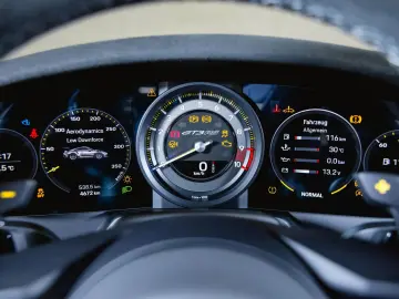 Porsche 911 GT3 RS Weissach Package Lift Bose