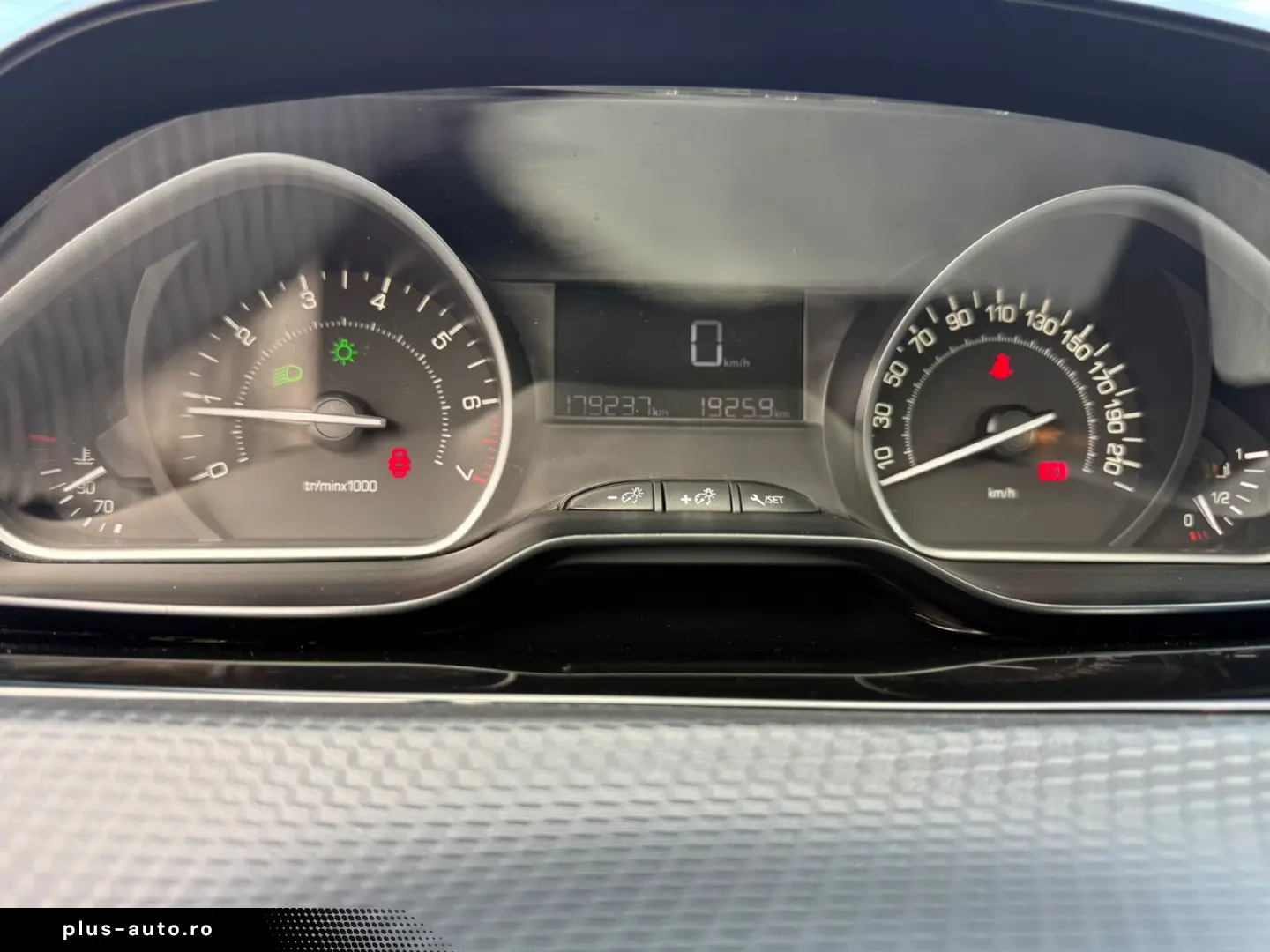 Peugeot 2008 2017  1.2 Benzina
