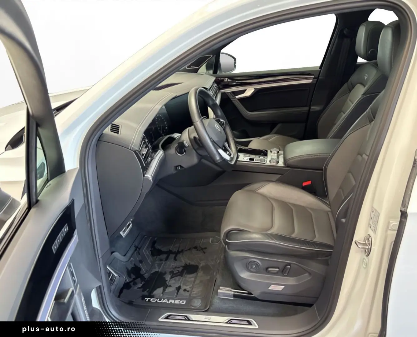 VW Touareg 3.0 TDI DSG R-Line 4x4 Luft AHK Pano Led